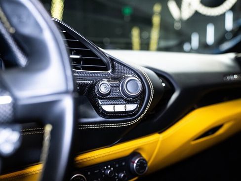 Used 2016 Ferrari 488 GTB RWD image 33