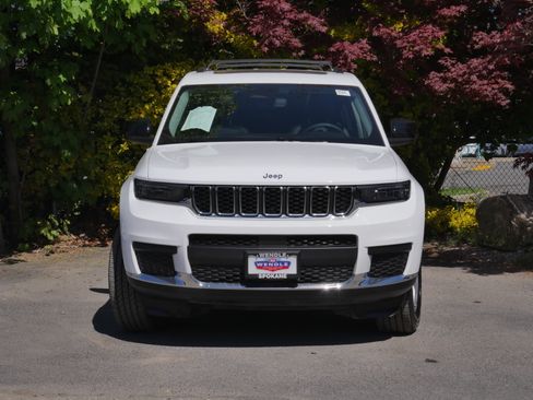 Used 2023 Jeep Grand Cherokee L Laredo AWD/4WD image 33
