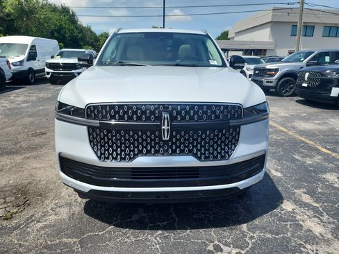 New 2026 Lincoln Navigator L Reserve AWD/4WD image 10