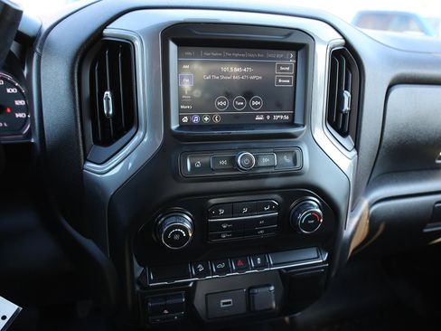 Used 2020 Chevrolet Silverado 1500 Custom Trail Boss w/ Custom Convenience Package image 26