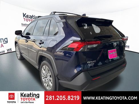 Used 2023 Toyota RAV4 XLE Premium FWD image 5