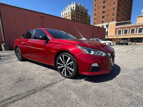 Used 2021 Nissan Altima 2.5 SR w/ SR Premium Package FWD image 9