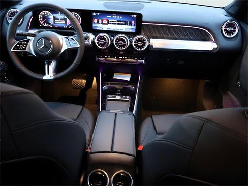 New 2025 Mercedes-Benz GLB 250 4MATIC image 15
