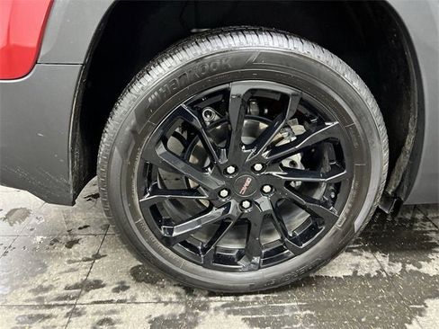 Certified 2023 GMC Terrain SLE w/ Driver Convenience Package image 32