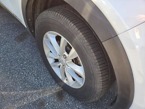 Used 2017 Kia Sorento LX image 4