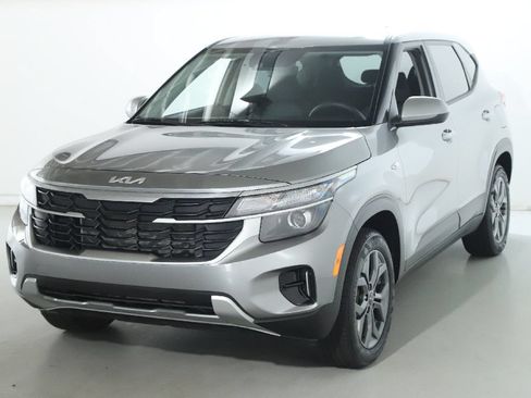 Used 2024 Kia Seltos LX AWD/4WD image 3
