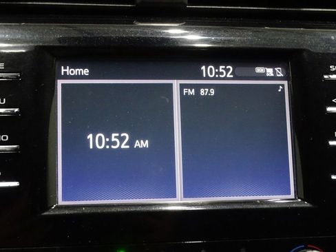 Used 2019 Toyota Camry LE image 33