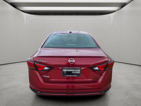 Used 2025 Nissan Altima 2.5 SV FWD image 4