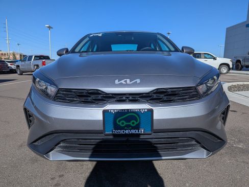 Used 2023 Kia Forte LXS w/ LXS Technology Package FWD image 5