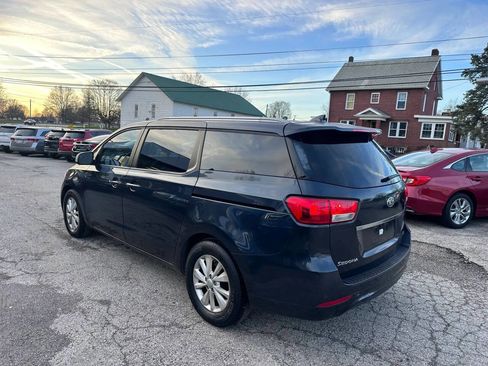 Used 2017 Kia Sedona LX w/ LX Essentials Premium Package image 8