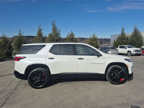 Used 2023 Chevrolet Traverse Premier w/ Redline Edition image 16