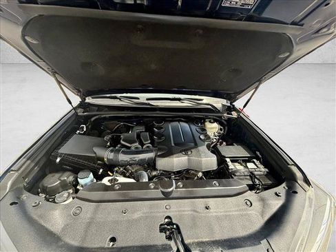 Used 2018 Toyota 4Runner SR5 Premium AWD/4WD image 17