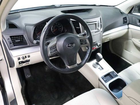 Used 2014 Subaru Outback 2.5i Premium AWD/4WD image 4