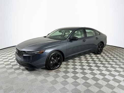 Used 2025 Honda Accord SE image 3