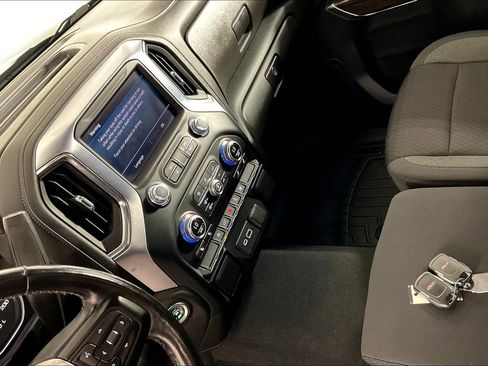Used 2022 GMC Sierra 1500 SLE image 19