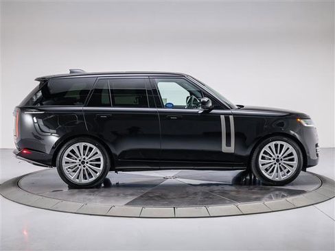 New 2026 Land Rover Range Rover SE image 5