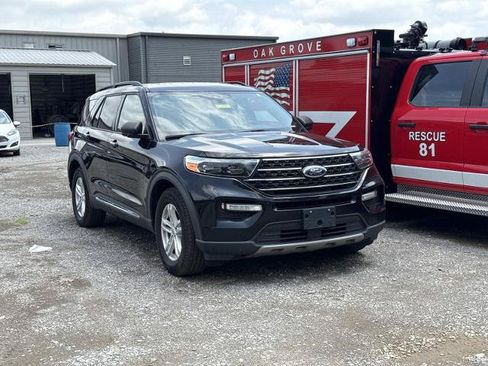 Certified 2020 Ford Explorer XLT w/ Equipment Group 202A RWD image 3
