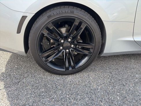 Used 2017 Chevrolet Camaro LT RWD image 8