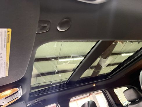 Used 2020 Jeep Grand Cherokee Limited w/ Luxury Group II image 30