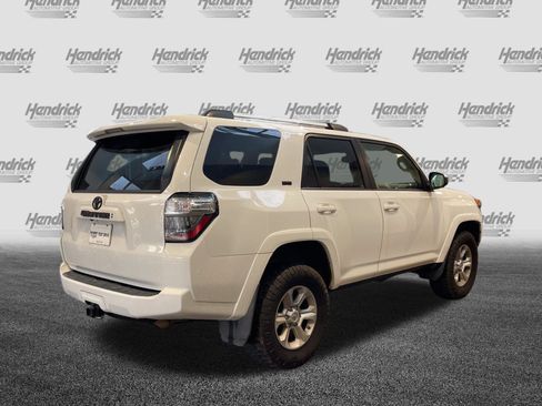 Used 2021 Toyota 4Runner SR5 AWD/4WD image 10