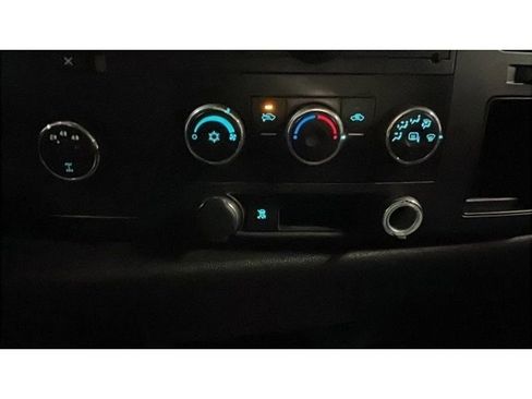 Used 2011 GMC Sierra 2500 SLE w/ Snow Plow Prep Package image 14