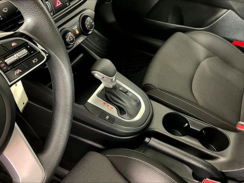 Used 2023 Kia Forte LXS w/ LXS Technology Package image 18