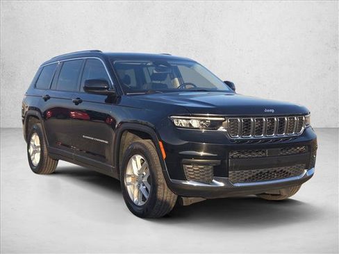 Used 2022 Jeep Grand Cherokee L Laredo w/ Luxury Tech Group I RWD image 3