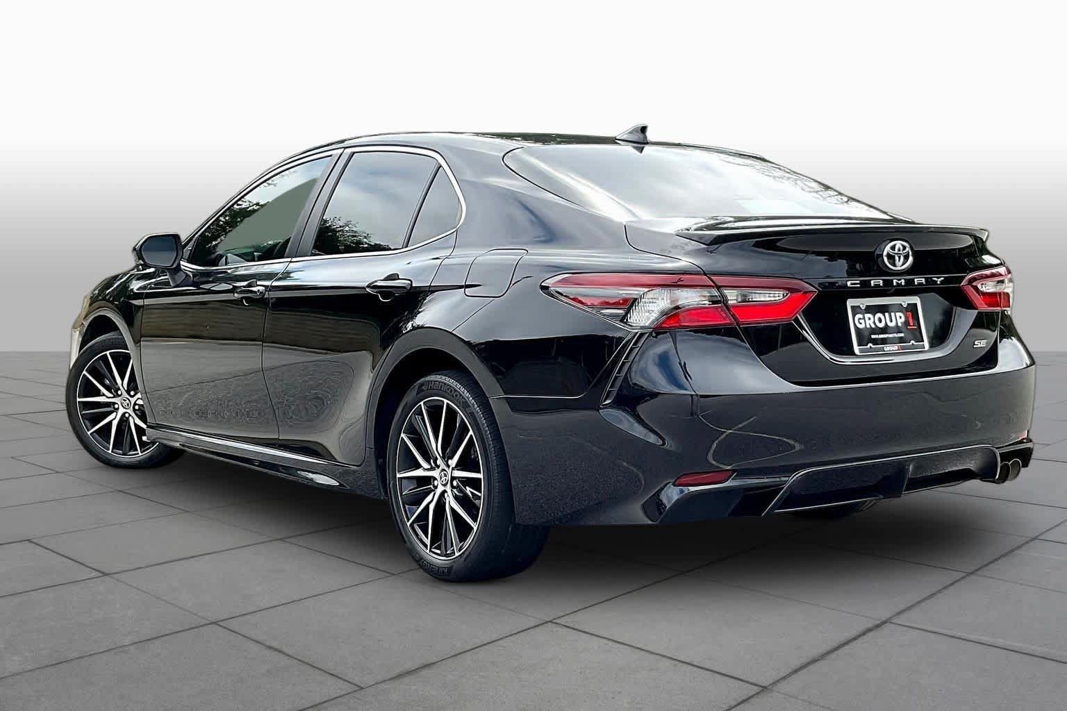 Used 2023 Toyota Camry SE FWD image 12