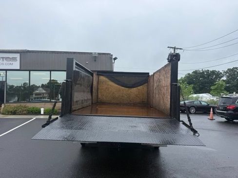 Used 2017 Ford F550 4x4 Regular Cab Super Duty image 4