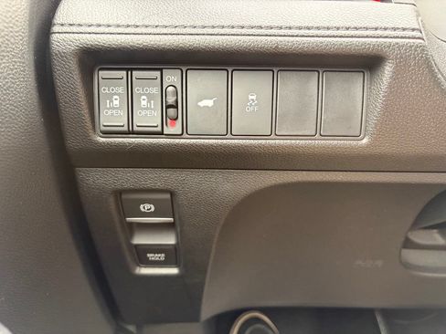 Used 2025 Honda Odyssey Sport-L image 35