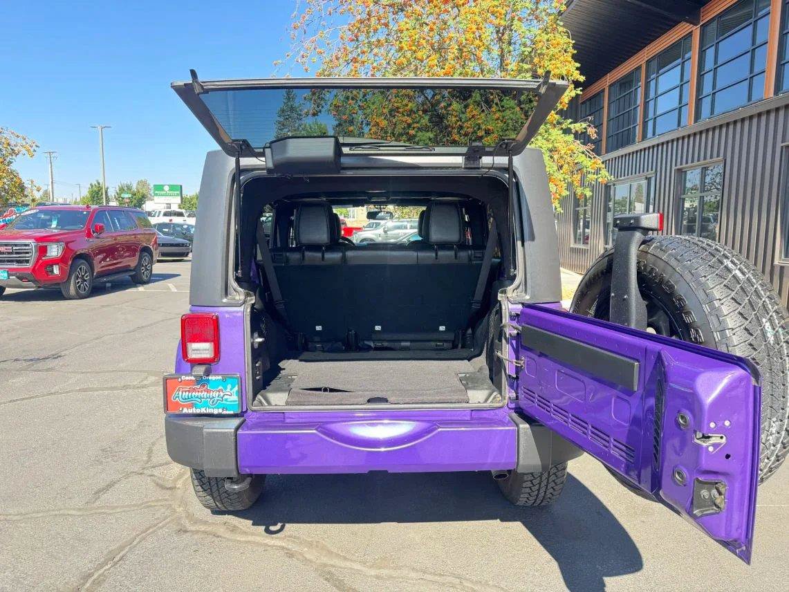 Used 2018 Jeep Wrangler Unlimited Sahara w/ Dual Top Group AWD/4WD image 20