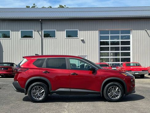 Used 2023 Nissan Rogue S AWD/4WD image 12