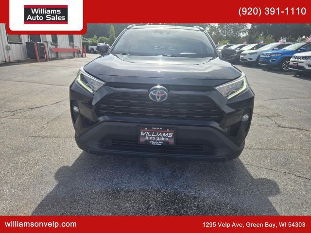 Used 2020 Toyota RAV4 XLE w/ XLE Grade Weather Package AWD/4WD image 8