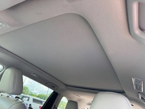 Used 2019 Toyota Highlander Limited Platinum AWD/4WD image 18