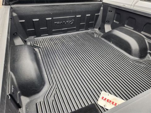 Used 2023 Chevrolet Silverado 1500 LT image 9