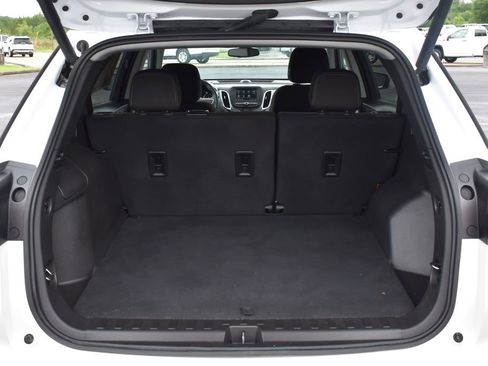 Used 2024 Chevrolet Equinox LT FWD image 10