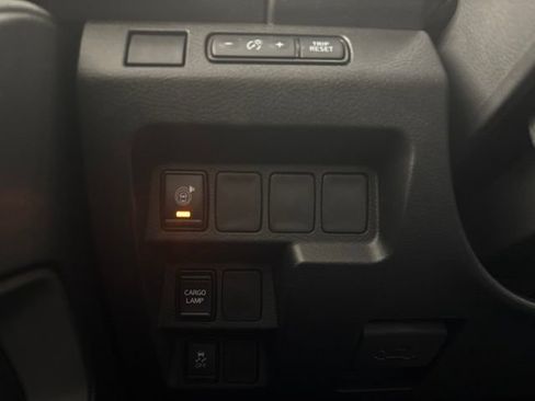 Used 2025 Nissan Frontier SV RWD image 31