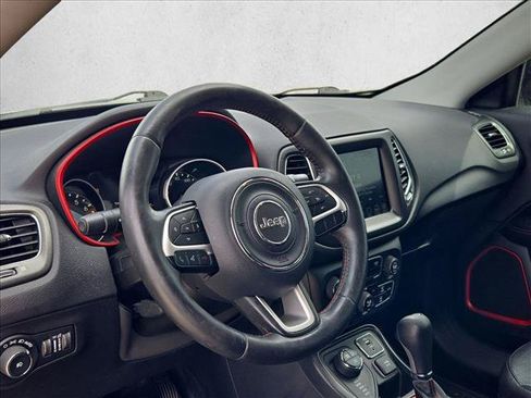 Used 2019 Jeep Compass Trailhawk AWD/4WD image 7