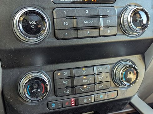 Used 2019 Ford F150 Lariat w/ Equipment Group 502A Luxury image 19