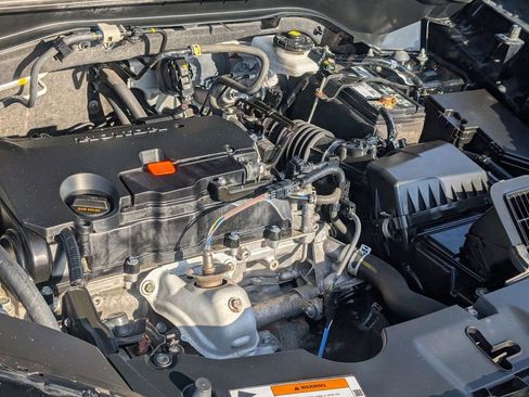 Used 2023 Honda HR-V LX image 4