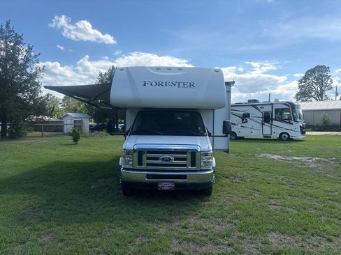 Used 2016 Ford E-450 and Econoline 450 Super Duty w/ Motorhome Prep Package RWD image 8