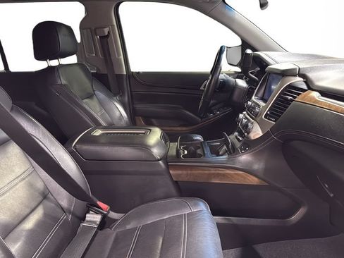 Used 2019 GMC Yukon XL Denali AWD/4WD image 12