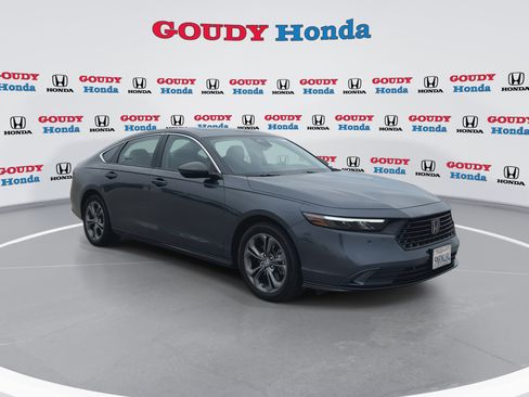 Used 2024 Honda Accord EX-L image 2