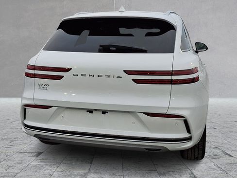 Certified 2026 Genesis Electrified GV70 image 10