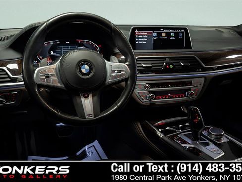 Used 2020 BMW 740i w/ M Sport Package RWD image 17