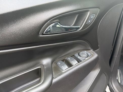 Used 2024 Chevrolet Equinox LT FWD image 18