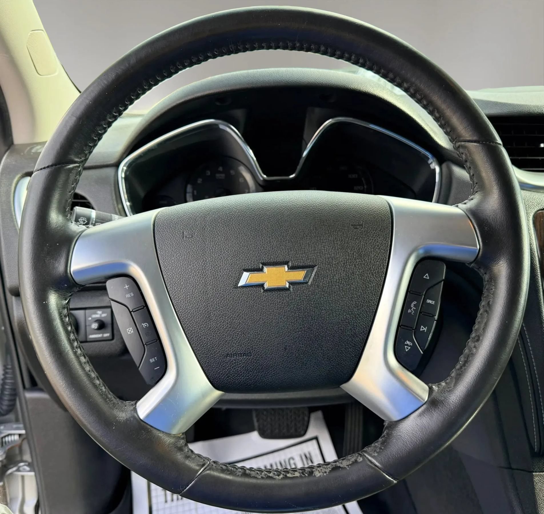Used 2017 Chevrolet Traverse LT FWD image 11