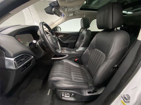 Used 2018 Jaguar F-PACE Portfolio image 17
