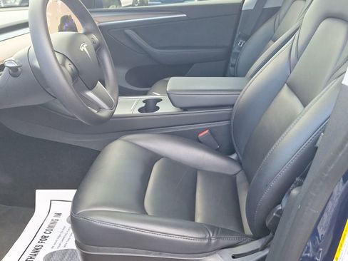 Used 2023 Tesla Model Y Performance image 13