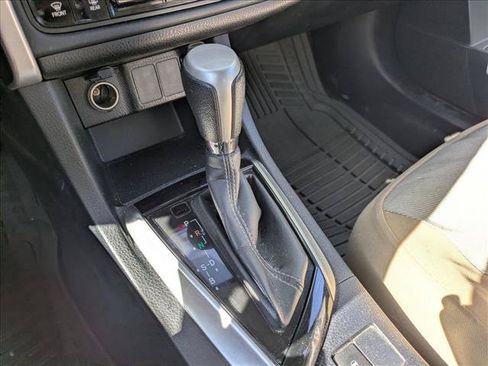 Used 2017 Toyota Corolla LE FWD image 10